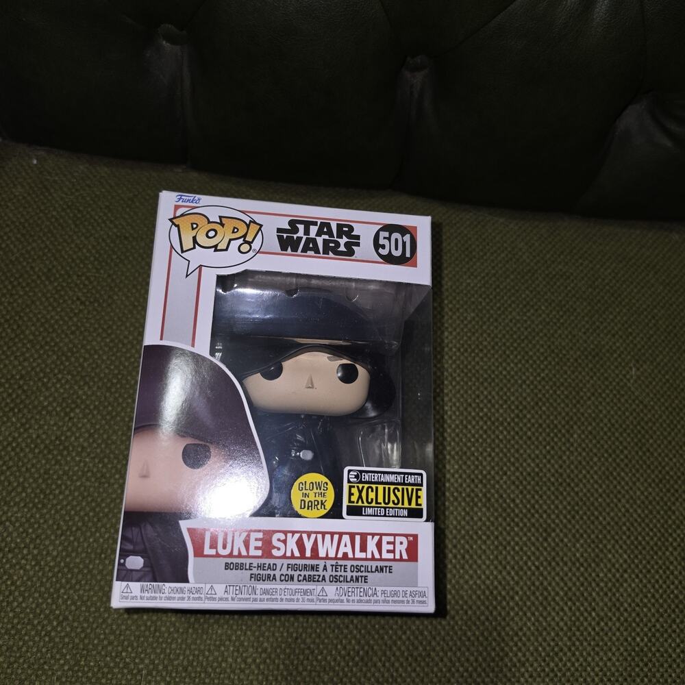 Star Wars Mandalorian Luke Skywalker Glow Funko Pop! 501 Star Wars EE Exclusive